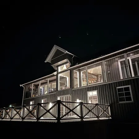 Villa Arctic Seaside Mestervik