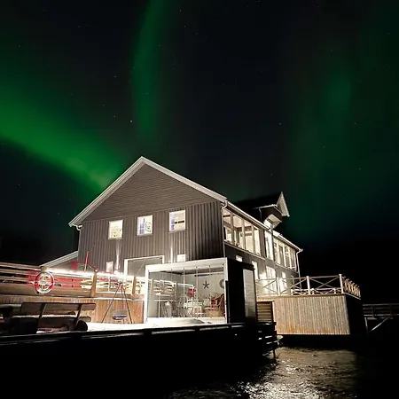 Arctic Seaside Villa *