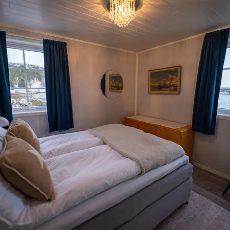 Arctic Seaside Villa
