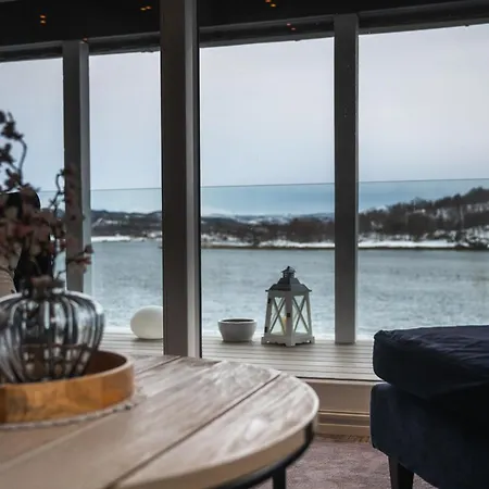 Villa Arctic Seaside Mestervik